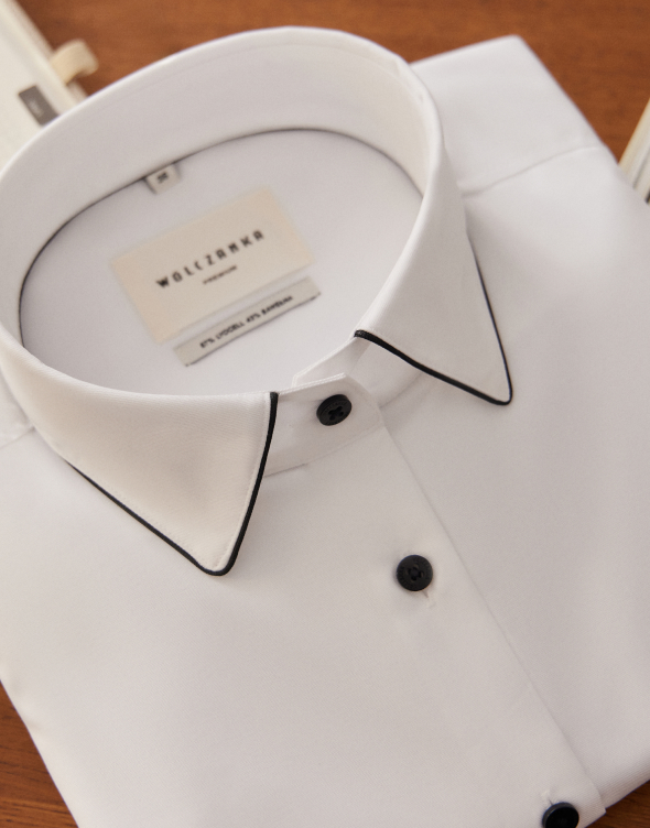 Białe koszule - ona